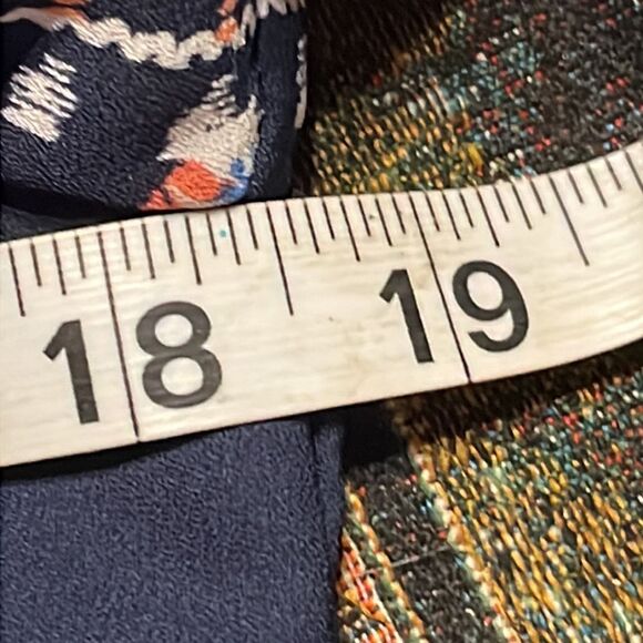 Medium Speechless Bohemian navy ivory cold shoulder v-neck lined shirt top tunic - Picture 12 of 13